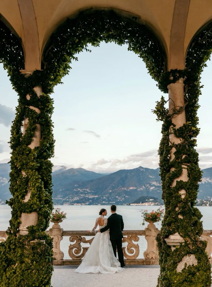 Couple at Lake Como, one of the best destination wedding locations in Europe